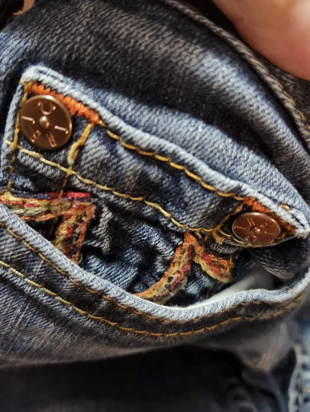 Vintage, True Religion Women’s Rainbow Pocket Embroidery Stitch Low-rise Jeans. - Picture 10 of 14